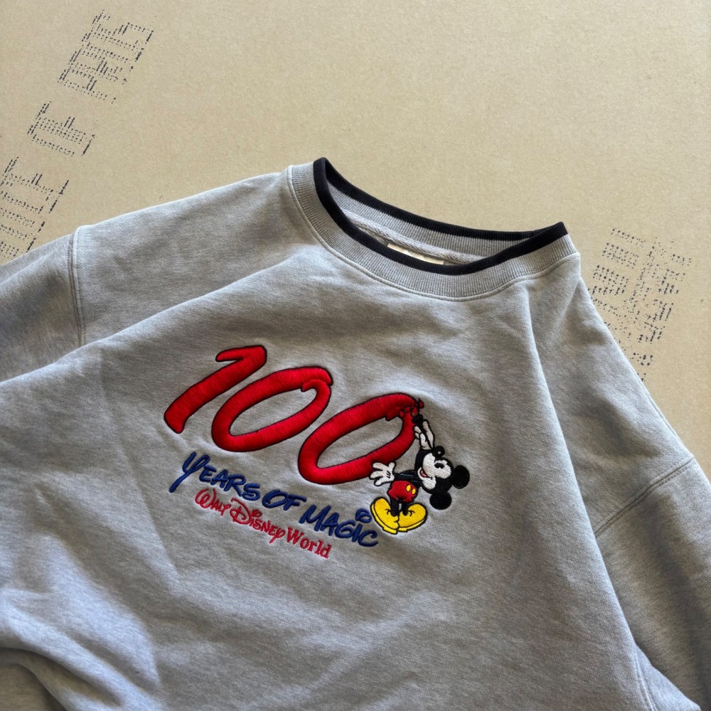 Y2K Walt Disney‎ World Mickey Mouse Sweatshirt